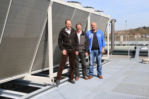  Bild 9 (von links): Steffen Klein (Combitherm), Christian Maug (SWR, Leiter der Fachgruppe Klimatechnik/Leitwarte) und Stefan Schwenk (SWR, Fachgruppe Klimatechnik/Leitwarte) freuen sich über das gelungene Projekt in Baden-Baden. 