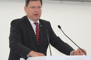  Wirtschaftsminister Meyer: „Mit Condair haben wir einen weiteren Weltmarktführer für Schleswig-Holstein.“  