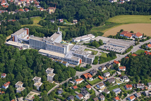  Das Donauisar-Klinikum in Deggendorf investiert laufend in neue Gebäude- und Medizintechnik  