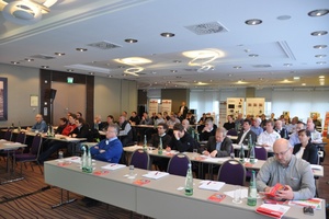  Im Rahmen eines eintägigen Seminars informiert die Wildeboer Bauteile GmbH praxisnah über die Konsequenzen der BauPVO für die Verwender von Brandschutz- und Entrauchungsklappen.

 
Foto: Wildeboer Bauteile GmbH 