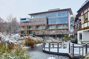  Das Hotel „Seegarten“ liegt direkt am Sorpesee und besticht durch seine hochwertige Architektur sowie exklusiven Details. 