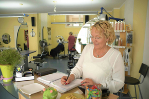  Mieterin Petra Westfeld, die mit ihrem Friseursalon „um ein haar“ gerade ihr 25-jähriges Jubiläum am Standort feierte, ist mit dem Ergebnis der Sanierung sehr zufrieden. 