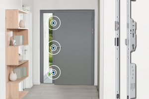  Eine vollautomatische Mehrfachverriegelung sichert die Haustür automatisch an drei Punkten 