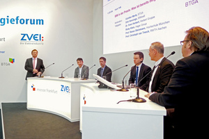  Die Teilnehmer der Podiumsdiskussion „BIM in der Praxis: Was ist bereits möglich?“ (v.l.n.r.): Günther Mertz, Dr. Sven Herbert, Ricky Klein, Univ.-Prof. Dr.-Ing. habil. Christoph van Treeck, Prof. Dipl.-Ing. Rasso Steinmann und Dirk Hennings 