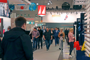  Beim Gang durch die Messehallen, wie hier in Halle 3 auf der SHK Essen, wird immer wieder Interessantes entdeckt. 