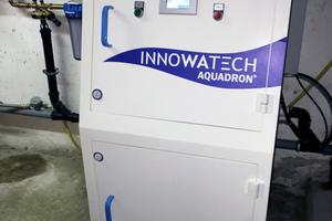  „Aquadron“-Anlage für die Warmwasserbehandlung in einer Wohnanlage mit 74 Wohneinheiten 