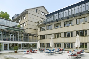  Forschungsanstalt WSL mit dem „Hauptgebäude Verwaltung“ in der Bildmitte und dem „Hauptgebäude Labore“ rechts 
