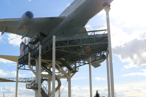  Bei einer Führung durch das Technikmuseum konnten die Teilnehmer u.a. in einem originalen Jumbojet herumklettern und ... 