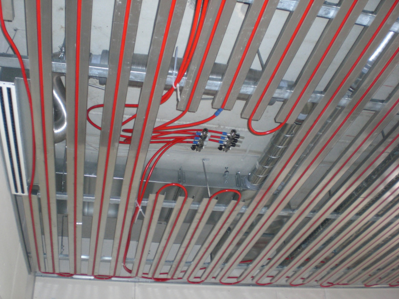 Deckenheiz- und -kühlsysteme - tab - Das Fachmedium der TGA-Branche