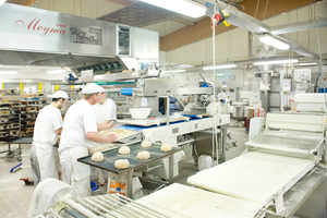  Die Bäckerei-Konditorei Behrens-Meyer in Garrel zählt zu den großen im norddeutschen Raum. 