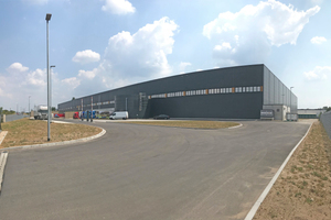  Die Lagerhalle wurde mit DGNB in Gold zertifiziert. 