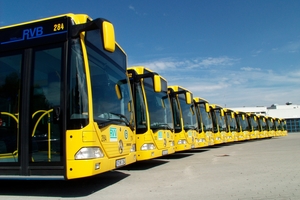  Betriebshof Regensburger kommunaler Fahrzeugpark: 121 Stadtlinien­busse werden hier regelmäßig gewaschen.  