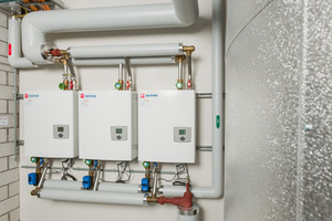  Als Dreierkaskade kombiniert die Frischwarmwasserstation „TacoTherm Fresh Peta X“ die Leistungen der Einzelstationen, sodass bis zu 13.900 l/h mit 28 °C zur Verfügung stehen.  