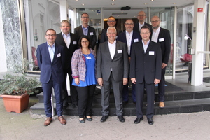  Der Vorstand des VDMA Fachverbandes AMG 2019 (v.l.n.r.): Martin Zährl (Siemens), Stefan Pfützer (SBT Deutschland), Heike Dirmeier (Oppermann), Mario Lieder (Johnson Controls), Heinz-Eckard Beele (IMI Hydronic Engineering), Karl Heinz Belser (Johnson Controls), Werner Ottilinger (Sauter-Cumulus), Martin Hardenfels (Wago Kontakttechnik), Peter Hug (VDMA), Michael van Well (Deos), Markus Hettig (Schneider Electric). Auf dem Bild fehlen: Falk Förter (Danfoss), Jürgen Metzler (Belimo), Michael Schmidt (Kieback &amp; Peter) und Eike Oliver Steffen (Siemens). 