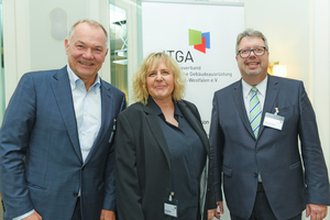  ITGA-Vorstand Jan Opländer (links), RA Heike Mareck, die über die ­DSGVO sprach und der Vorsitzende des ITGA-Vorstands Bernd Pieper  