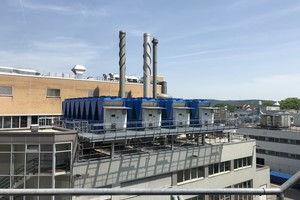  Vier neue Kompressor-Kältemaschinen auf dem Dach der Energiezentrale  