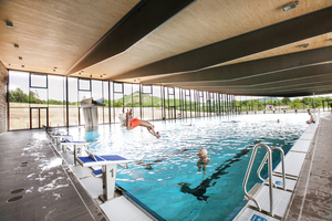  Zum AQUAtoll gehört auch das Sportbad mit 50-m-Becken. Hier kam im Heizungssystem ebenfalls die Inline-Entsalzung zum Einsatz. 