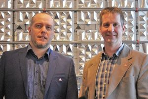  Andreas Landa (links) und Christian Pfnür (rechts) sind die neuen Eigentümer und Geschäftsführer der PYD-Thermosysteme GmbH in Bischofswiesen.  