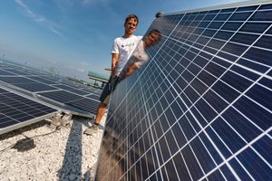  Der Vorarlberger Photovoltaikspezialist Hansesun hat Unternehmen in der Ostschweiz, Süddeutschland und eine Niederlassung in Tirol gegründet. Anfang 2021 startet das Unternehmen auch in Liechtenstein. 