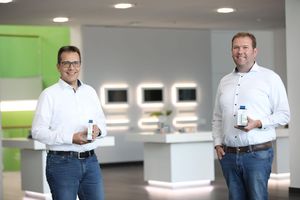  Klaus Böhmer (links) und Dennis Dusny sind Geschäftsführer der neu gegründeten
Wago Electronics GmbH. 