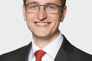  Stefan Winter ist Technischer
Berater für die Produktbereiche TGA (Entrauchungs- und Brandgassysteme)
und Helios Air1 (Kompaktlüftungsgeräte mit Wärmerückgewinnung) 