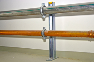  Für die Anbindung der Gasbrennwertanlage kam 42 mm Kupferrohr zum Einsatz. Zur Versorgung der Frischwasserstation zur Brauchwassererwärmung wurde das Edelstahlrohr „NiroSan“ in 54 mm genutzt. 