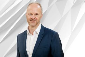  Torsten Nolting hat den Staffelstab von Uwe Laudenklos übernommen und ist für ABB in Deutschland neuer Leiter der Business Area Elektrifizierung. 