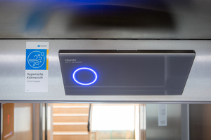  „UV CleanAir“ sorgt für permanent hygienische Luft in der Aufzugskabine.  