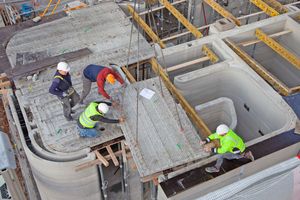  Auf der Baustelle mussten die einzelnen Fertigteildeckenelemente nur noch miteinander verbunden werden.  