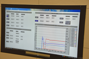  oben: Die Ergebnisse der Untersuchungen lassen sich live am Monitor mitverfolgen und zur Weiterverarbeitung speichern. 