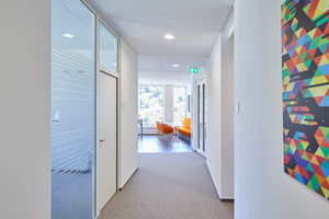  Im Neubau wurden moderne Büros eingerichtet.  