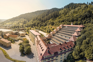  Der 1918 als Fertigungsgebäude eröffnete Terrassenbau der Uhrenfabrik Junghans wurde zu einem Museum umgebaut. 