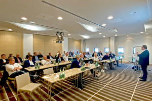  Das Vortragsprogramm des ITGA-Wirtschaftsforums fand im West Inn Hotel im Gebäude der Elbphilharmonie statt. 