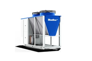  Die außen aufgestellte BlueBox leistet im Kühlbetrieb 30-195 kW sowie als Wärmelieferant 30-175 kW. 