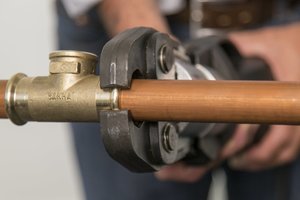  Bleifreie Fittings aus Siliziumbronze lassen sich mit Kupferrohren zu sicheren Trinkwassersystemen verbinden 