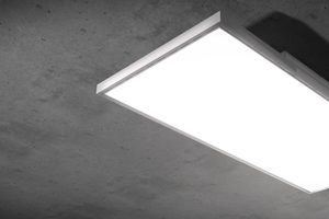  Die Standardversion der blendfreien, energieeffizienten LED-Panels verfügt über eine konstante monochrome Lichtfarbe in Weiß mit 3.000 oder 4.000 K, deren Helligkeit stufenlos gedimmt werden kann. 