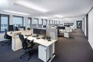  Eine moderne, nach ergonomischen Gesichtspunkten ausgewählte Ausstattung charakterisiert die neuen Büroräume 