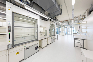  Mit einer Nutzfläche von 6.200 m<sup>2</sup> bietet der neue Forschungsbau ausreichend Platz für Labore, physikalische Messräume sowie Laserräume. 