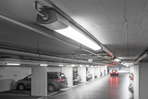  Intelligent per „Bluetooth Mesh“ vernetzt und gesteuert, reduziert die „RS PRO Connect 5100 LED“ von Steinel den Energieverbrauch in der Tiefgarage deutlich. 