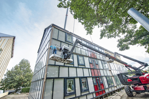  Serielle Sanierung heißt nicht Einheitslook, wie dieses Pilotprojekt der kommunalen Wohnungsbaugesellschaft WWS Herford zeigt. 