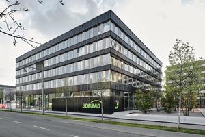  Ein Stück grüne Urbanität in der Fahrradstadt Freiburg. Der Hauptsitz von Jobrad in der Businessmile in Freiburg.  