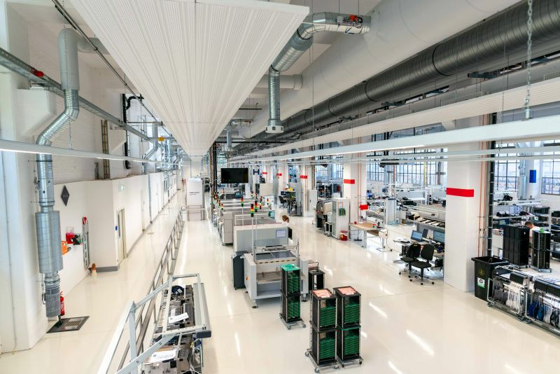 Otis neue Leiterkartenfertigung in Berlin tab.de