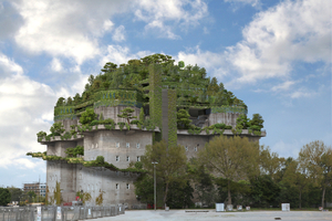  Der ehemalige Flakbunker am Heiligengeistfeld in Hamburg St. Pauli. Seit 2019 wird der Weltkriegsbau um fünf terrassierte Vollgeschosse aufgestockt. 