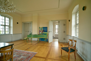  Der große Saal im mittleren Obergeschoss bietet Raum für Musikveranstaltungen und Hochzeiten in barockem Flair. 
