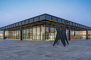  Die Neue Nationalgalerie in Berlin, ein Bauwerk des legendären Architekten Ludwig Mies van der Rohe, ist immer wieder Schauplatz großartiger <br />Ausstellungen. Bei der Sanierung des Lüftungssystems galt es, das Objekt praktisch unangetastet zu lassen. 