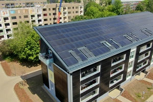  In Aschersleben in Sachsen-Anhalt wurden Plattenbauten aus den 1970er Jahren komplett saniert und umgestaltet. Bestandteil des Konzepts ist auch eine größtmögliche Eigenversorgung mit Solarstrom. 