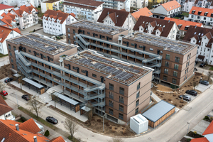  In Künzelsau sind vor Kurzem 80 Wohneinheiten in ressourcenschonender Holzmodulbauweise und einem intelligenten Energiekonzept entstanden. 