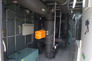  In der für Katjes individuell erstellten „YZ“-Kälteanlage sind alle Komponenten kompakt und platzsparend in der Containerlösung integriert (2/2). 