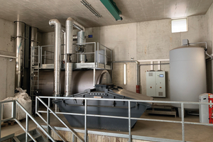  Der Spitzenlastkessel mit Druckhaltung mit einer Leistung von 2.900 kW und einem Pufferspeicher mit 70 m3 Speichervermögen ist Teil der neuen Heizzentrale. 