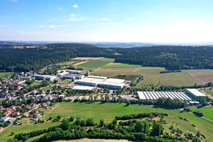  Die Unternehmensgruppe Fischer hat ihren Hauptsitz am Standort Waldachtal-Tumlingen im Schwarzwald.  